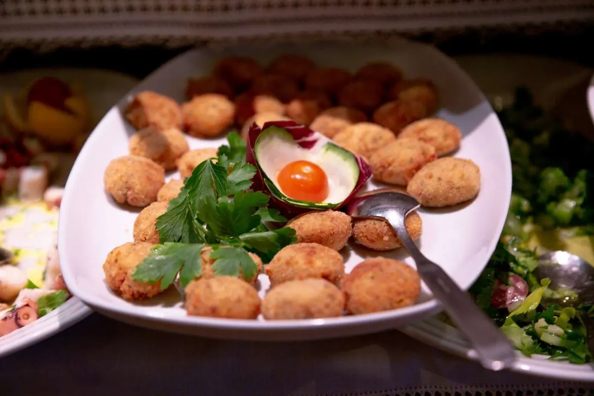 Polpette al buffet degli antipasti