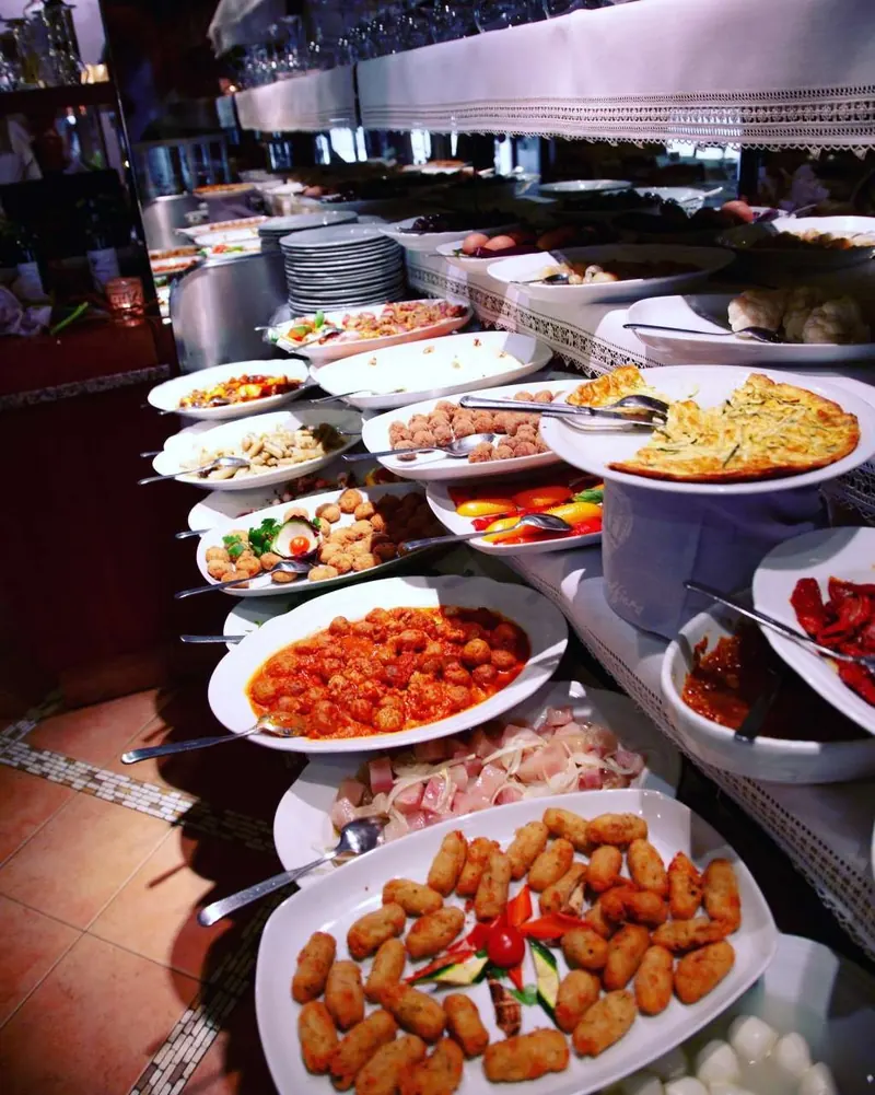 Vassoi del buffet degli antipasti